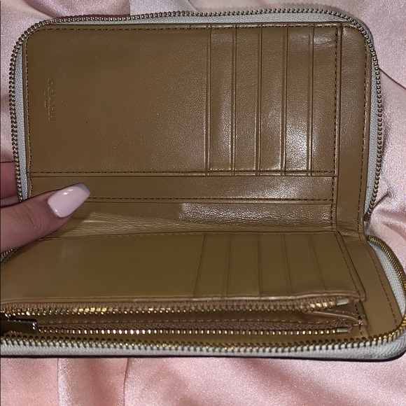 Coach wallet 💕✨ - Picture 2 of 5